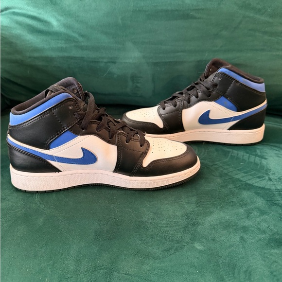 Nike Air Jordan 1 Mid in the \'Racer Blue\'